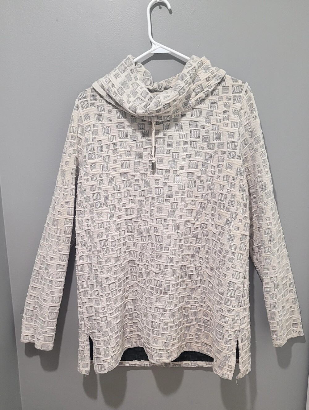 Multiples Textured Cowl Neck Pullover in Light Gray and Cream Sz Xl